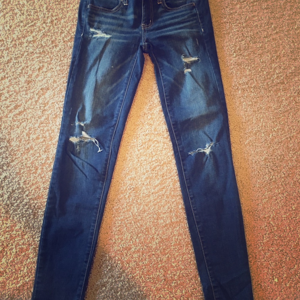American Eagle Ripped Jegging size 2